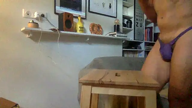 Snapshot of Bubba7519 chatting on September 15, 2025, 7:52 am Bubba7519 online show from September 15, 2025, 7:52 am