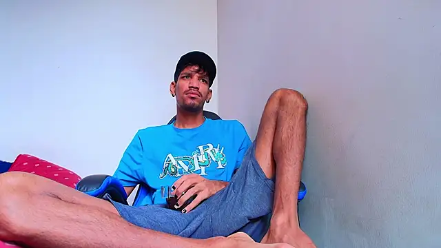 Snapshot of Miguel_bigcock chatting on June 25, 2026, 1:59 pm Miguel bigcock online show from June 25, 2026, 1:59 pm