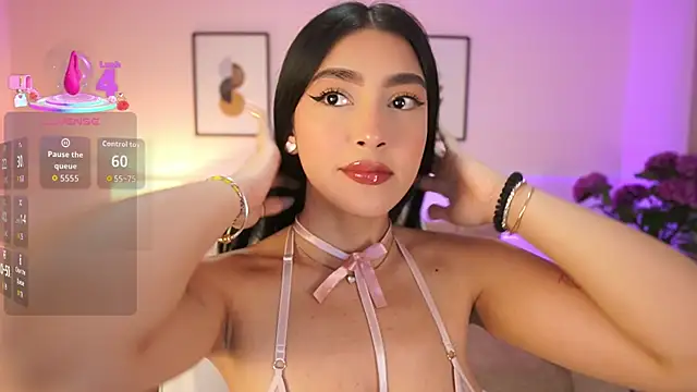 Snapshot of JulesBenett chatting on November 3, 2025, 11:33 am JulesBenett online show from November 3, 2025, 11:33 am