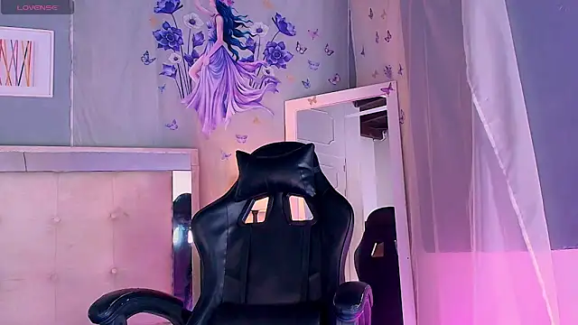 Emily Castillo 1 online show from April 17, 2026, 4:48 am