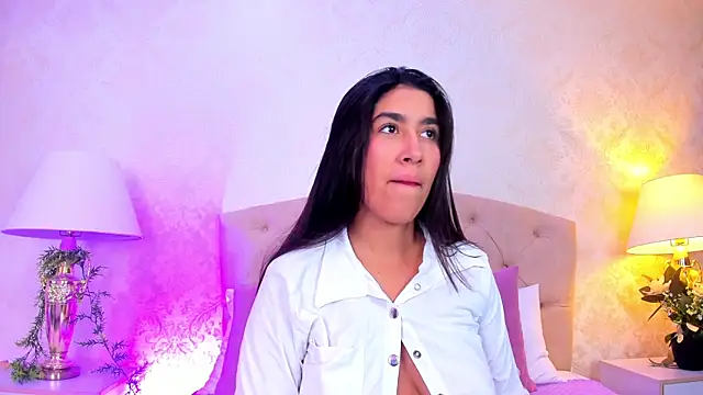 Mia Montess online show from May 12, 2026, 12:57 pm