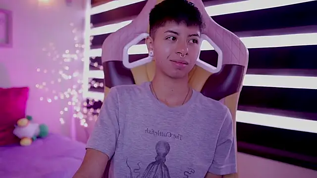 tommy blue online show from March 14, 2025, 3:36 pm