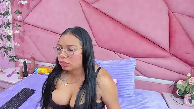 Snapshot of _Violeta_18 chatting on September 20, 2025, 3:51 am Violeta 18 online show from September 20, 2025, 3:51 am