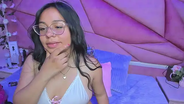 Snapshot of _Violeta_18 chatting on September 21, 2025, 3:52 am Violeta 18 online show from September 21, 2025, 3:52 am