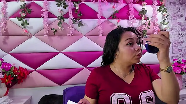 Snapshot of _Violeta_18 chatting on November 6, 2025, 2:56 am Violeta 18 online show from November 6, 2025, 2:56 am