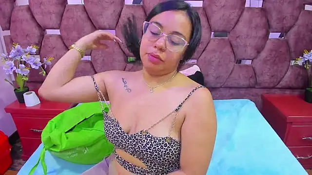 Snapshot of _Violeta_18 chatting on November 11, 2025, 2:55 am Violeta 18 online show from November 11, 2025, 2:55 am