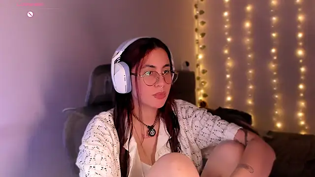 Camil Lee online show from November 9, 2025, 4:55 am