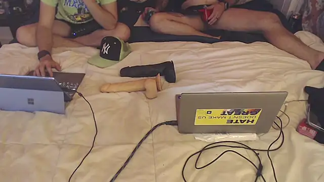 weknowourworth6999 online show from October 6, 2025, 12:08 am