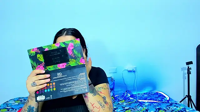 Snapshot of Celestte chatting on March 4, 2025, 5:32 am Celestte online show from March 4, 2025, 5:32 am