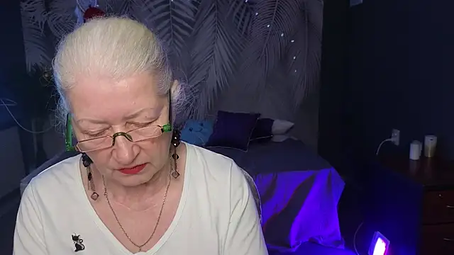 Snapshot of Maya_Mayflower chatting on March 14, 2025, 12:18 pm Maya Mayflower online show from March 14, 2025, 12:18 pm