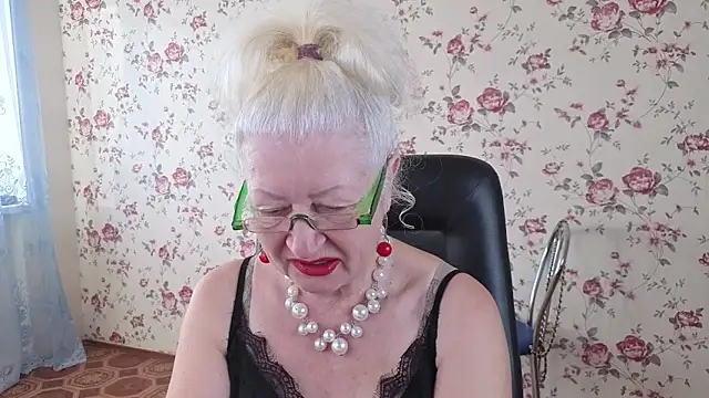 Snapshot of Maya_Mayflower chatting on September 23, 2025, 3:53 am Maya Mayflower online show from September 23, 2025, 3:53 am