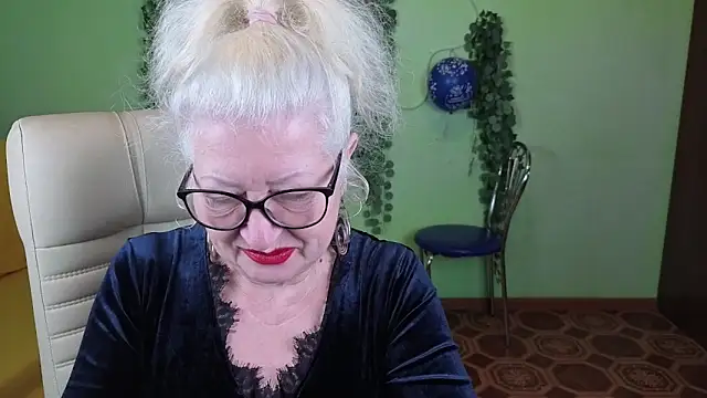 Snapshot of Maya_Mayflower chatting on September 28, 2025, 4:29 am Maya Mayflower online show from September 28, 2025, 4:29 am