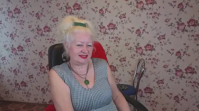 Snapshot of Maya_Mayflower chatting on October 9, 2025, 4:10 am Maya Mayflower online show from October 9, 2025, 4:10 am