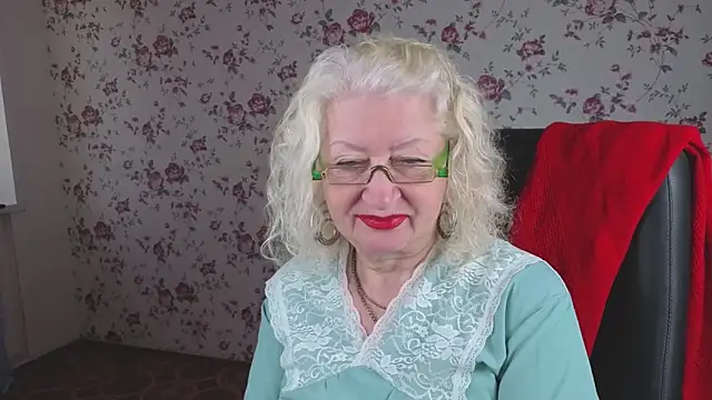 Snapshot of Maya_Mayflower chatting on October 10, 2025, 4:11 am Maya Mayflower online show from October 10, 2025, 4:11 am