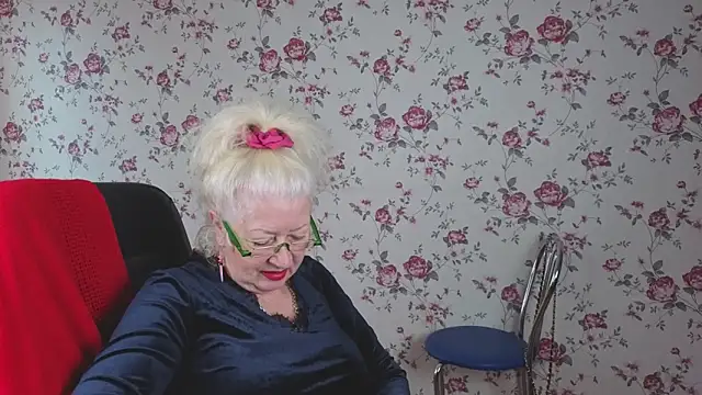 Snapshot of Maya_Mayflower chatting on October 11, 2025, 4:01 am Maya Mayflower online show from October 11, 2025, 4:01 am