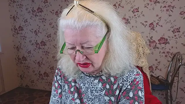 Snapshot of Maya_Mayflower chatting on October 18, 2025, 4:15 am Maya Mayflower online show from October 18, 2025, 4:15 am