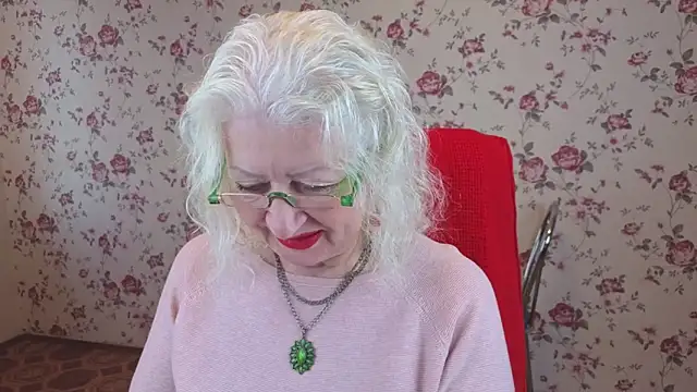 Snapshot of Maya_Mayflower chatting on October 25, 2025, 4:09 am Maya Mayflower online show from October 25, 2025, 4:09 am