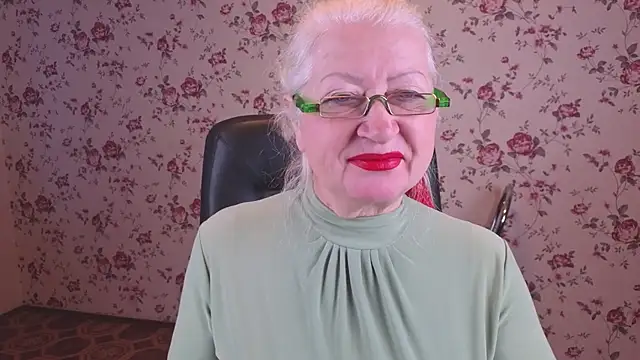 Snapshot of Maya_Mayflower chatting on October 26, 2025, 4:07 am Maya Mayflower online show from October 26, 2025, 4:07 am