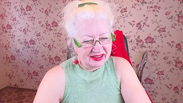 Snapshot of Maya_Mayflower chatting on October 31, 2025, 4:02 am Maya Mayflower online show from October 31, 2025, 4:02 am