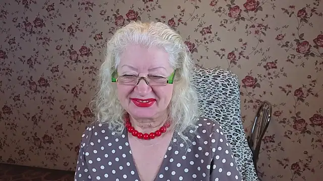 Snapshot of Maya_Mayflower chatting on November 16, 2025, 4:07 am Maya Mayflower online show from November 16, 2025, 4:07 am