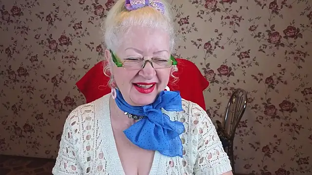 Snapshot of Maya_Mayflower chatting on November 25, 2025, 4:01 am Maya Mayflower online show from November 25, 2025, 4:01 am