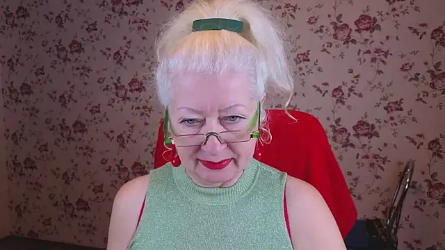 Snapshot of Maya_Mayflower chatting on November 28, 2025, 3:53 am Maya Mayflower online show from November 28, 2025, 3:53 am