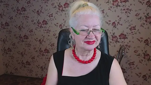 Snapshot of Maya_Mayflower chatting on December 2, 2025, 4:07 am Maya Mayflower online show from December 2, 2025, 4:07 am