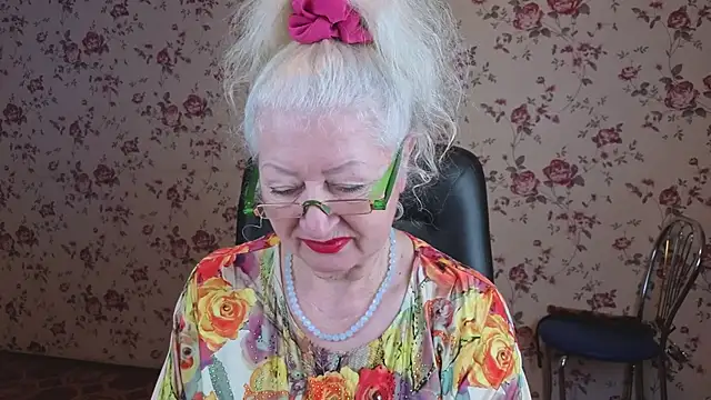 Snapshot of Maya_Mayflower chatting on December 20, 2025, 4:52 am Maya Mayflower online show from December 20, 2025, 4:52 am