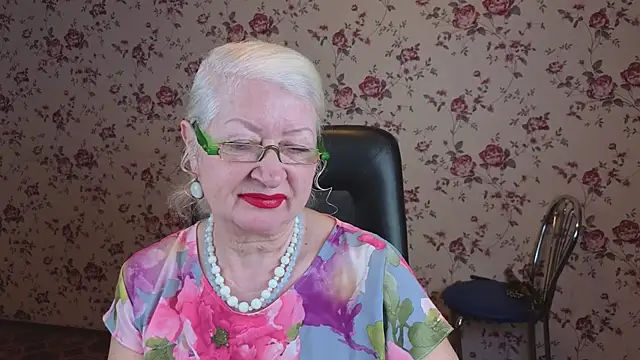 Snapshot of Maya_Mayflower chatting on December 22, 2025, 3:14 am Maya Mayflower online show from December 22, 2025, 3:14 am