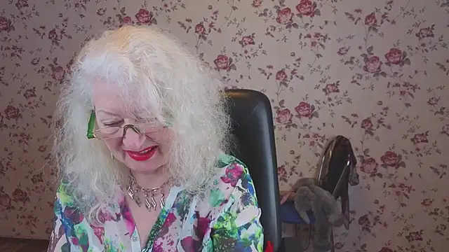 Maya Mayflower online show from February 16, 2026, 3:24 am