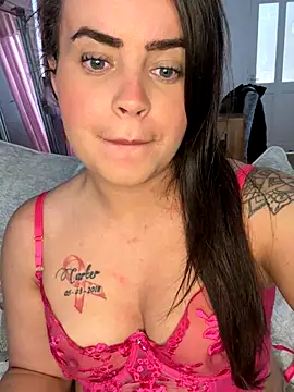 Snapshot of Sophie_23XX chatting on October 11, 2025, 10:47 am Sophie 23XX online show from October 11, 2025, 10:47 am