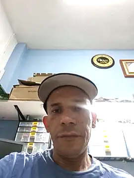 Snapshot of karlossan24 chatting on January 18, 2026, 11:30 pm karlossan24 online show from January 18, 2026, 11:30 pm