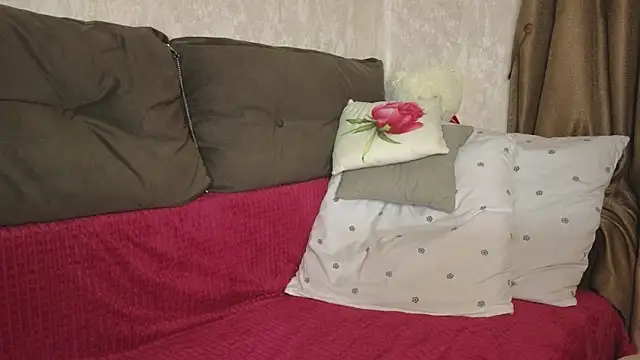 Snapshot of Anya-Sweet chatting on March 18, 2025, 10:25 am Anya-Sweet online show from March 18, 2025, 10:25 am