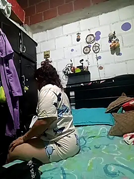 Antonela45 online show from April 13, 2026, 11:21 pm