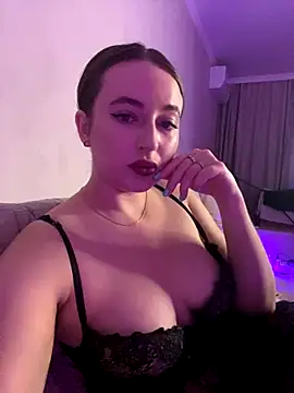 AlisaQSky online show from October 25, 2025, 2:13 pm