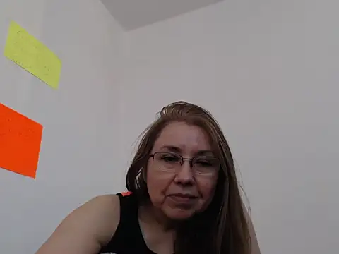 GiaLuvv11 online show from March 16, 2026, 5:06 pm