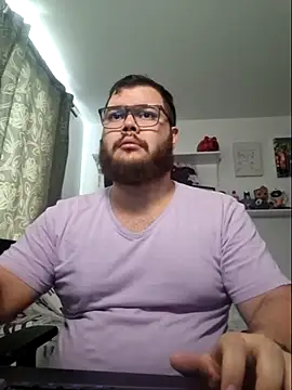 Snapshot of Edmund98 chatting on November 13, 2025, 6:29 pm Edmund98 online show from November 13, 2025, 6:29 pm