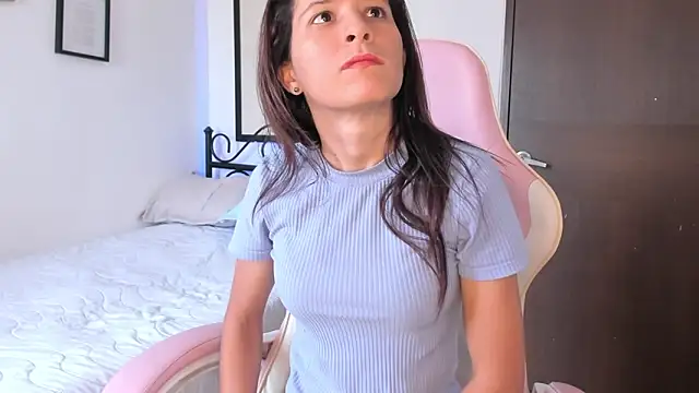 Snapshot of cowmarce chatting on March 14, 2025, 6:29 pm cowmarce online show from March 14, 2025, 6:29 pm