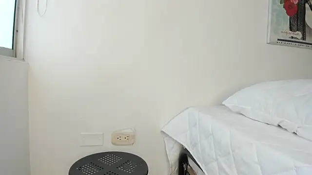 Snapshot of cowmarce chatting on November 21, 2025, 11:09 am cowmarce online show from November 21, 2025, 11:09 am