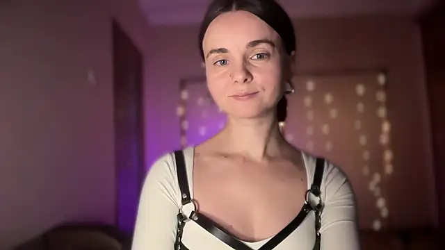 lanaloulou online show from September 11, 2025, 10:54 pm