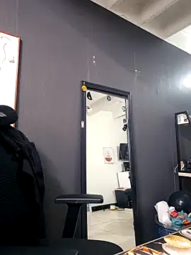 Isabella Varella online show from October 11, 2025, 1:49 am