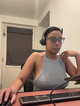 Melia Rayne online show from February 16, 2026, 11:06 am