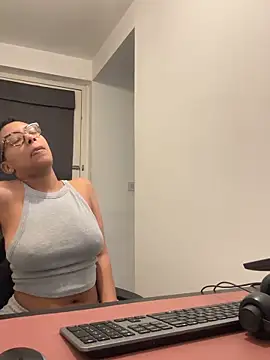 Melia Rayne online show from March 6, 2026, 10:34 am