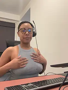 Melia Rayne online show from March 20, 2026, 10:42 am