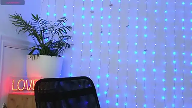 neferutt online show from January 7, 2026, 11:56 am