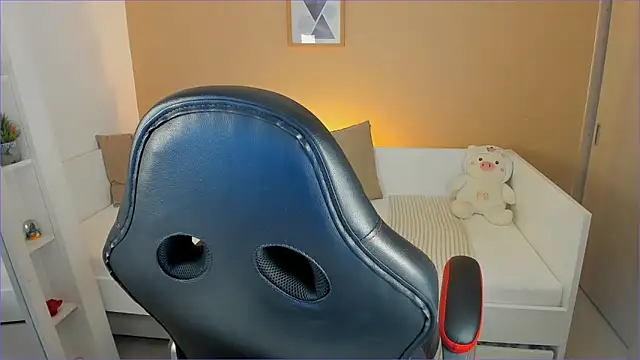 ValentinaMilann online show from February 5, 2026, 12:26 am