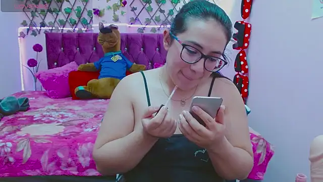 Anny  cute online show from September 17, 2025, 8:43 pm