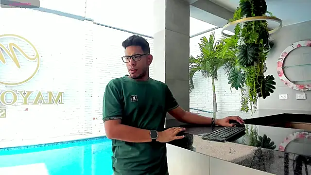 ETHAN DRAVEN online show from September 24, 2025, 7:17 pm