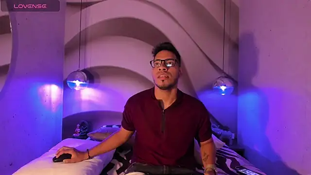 ETHAN DRAVEN online show from October 20, 2025, 7:36 pm