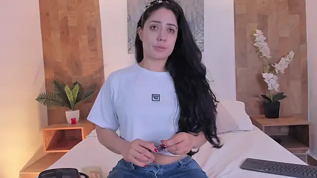 Snapshot of isabella_winkler chatting on July 9, 2026, 11:14 am isabella winkler online show from July 9, 2026, 11:14 am